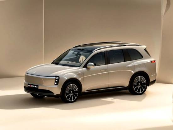 与M9大不同？问界M8渲染图曝光首次使用环形灯带(图2)