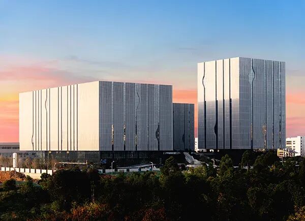 一个中专生干成4000亿巨头掌门人(图4)