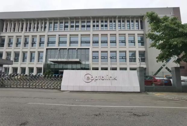 一个中专生干成4000亿巨头掌门人(图8)